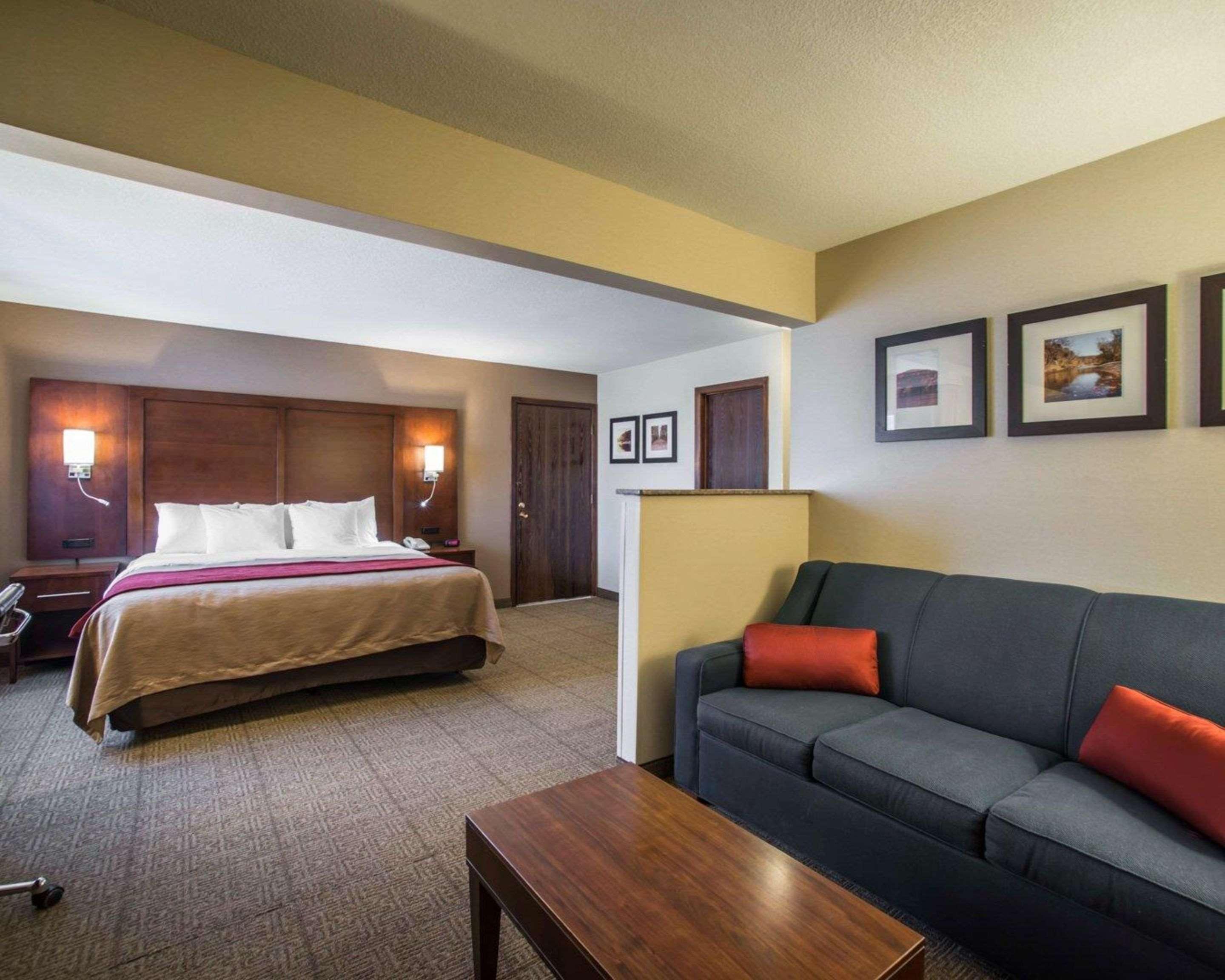 Quality Inn & Suites Boonville - Columbia Luaran gambar