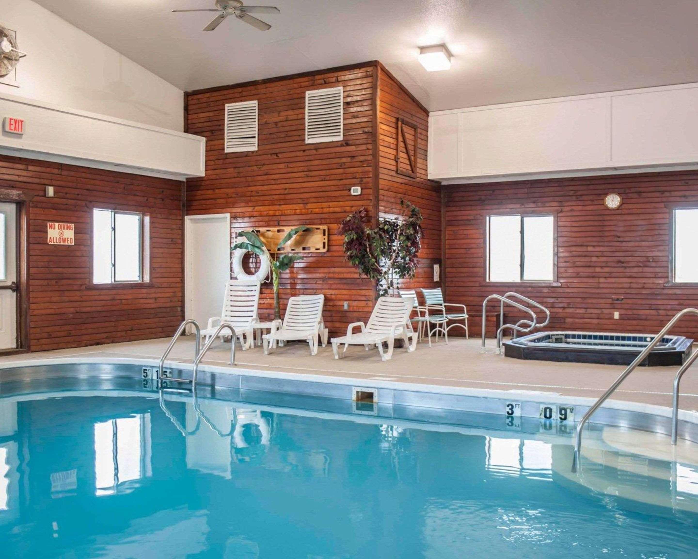 Quality Inn & Suites Boonville - Columbia Luaran gambar
